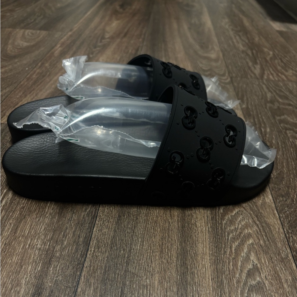 Black Gucci Slides - Picture 2 of 8